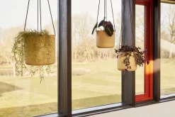 Bloom hængekrukke, sand ø21 cm